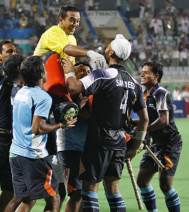 Indian hockey must emerge from cricket's shadow